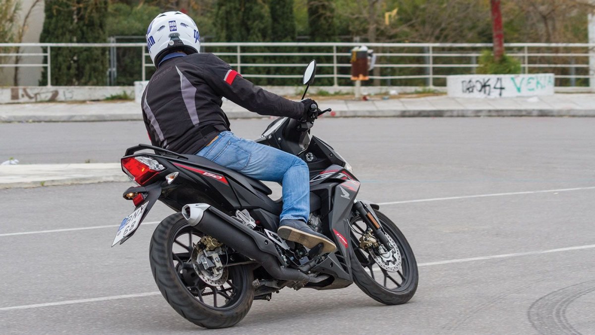 Suzuki GSX s750
