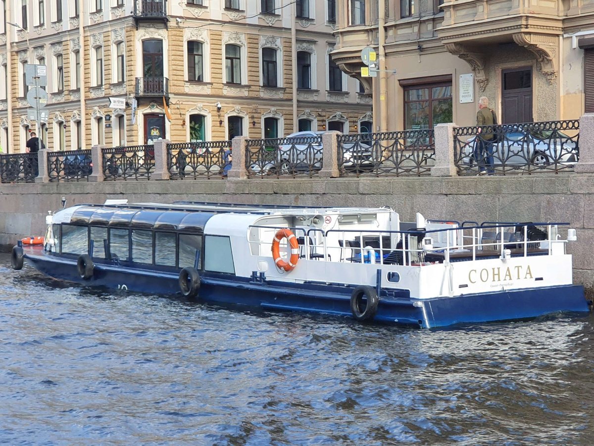 Теплоход Питер