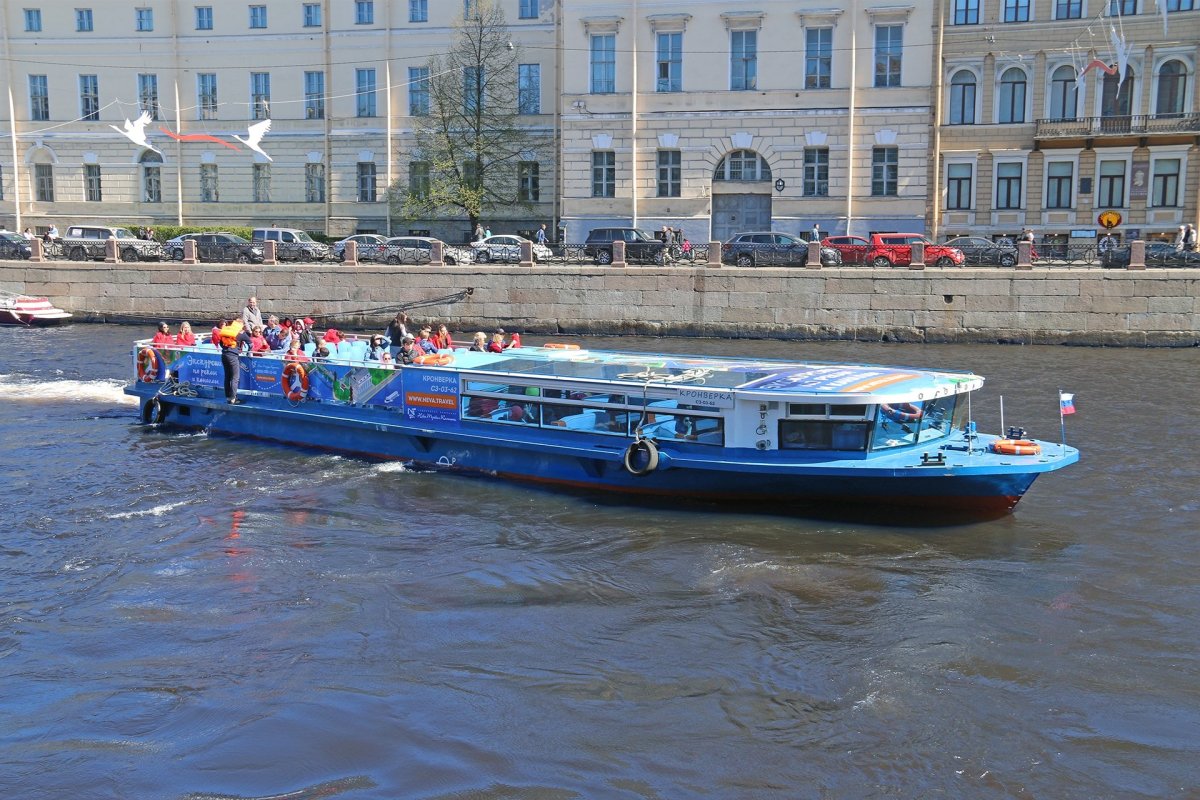 Нева Кронверк теплоход
