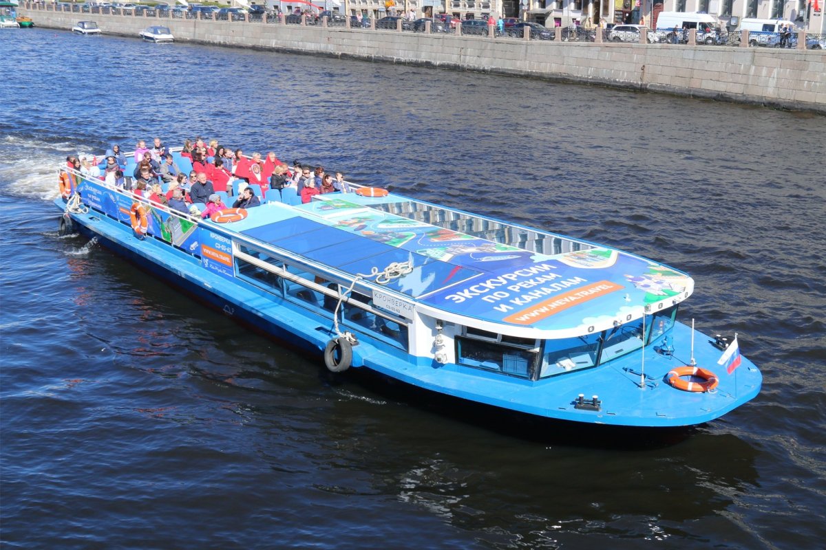 Теплоход Кронверка