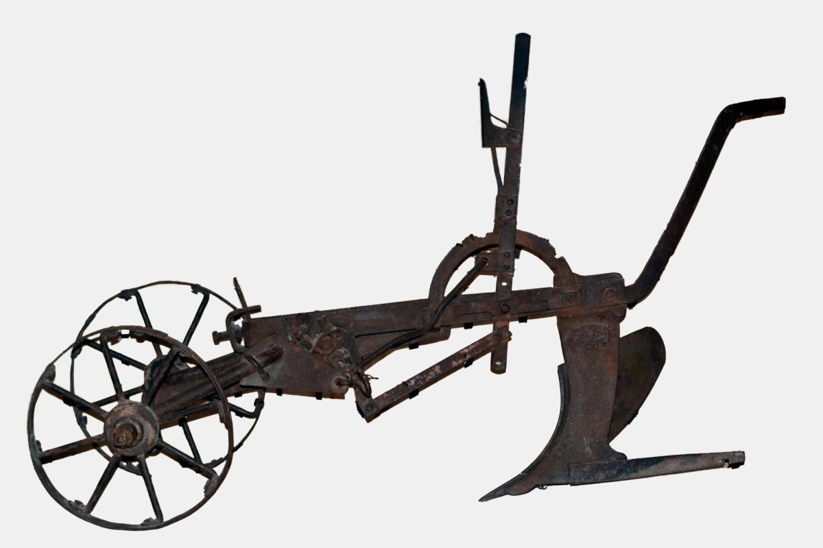 Однолемешный плуг