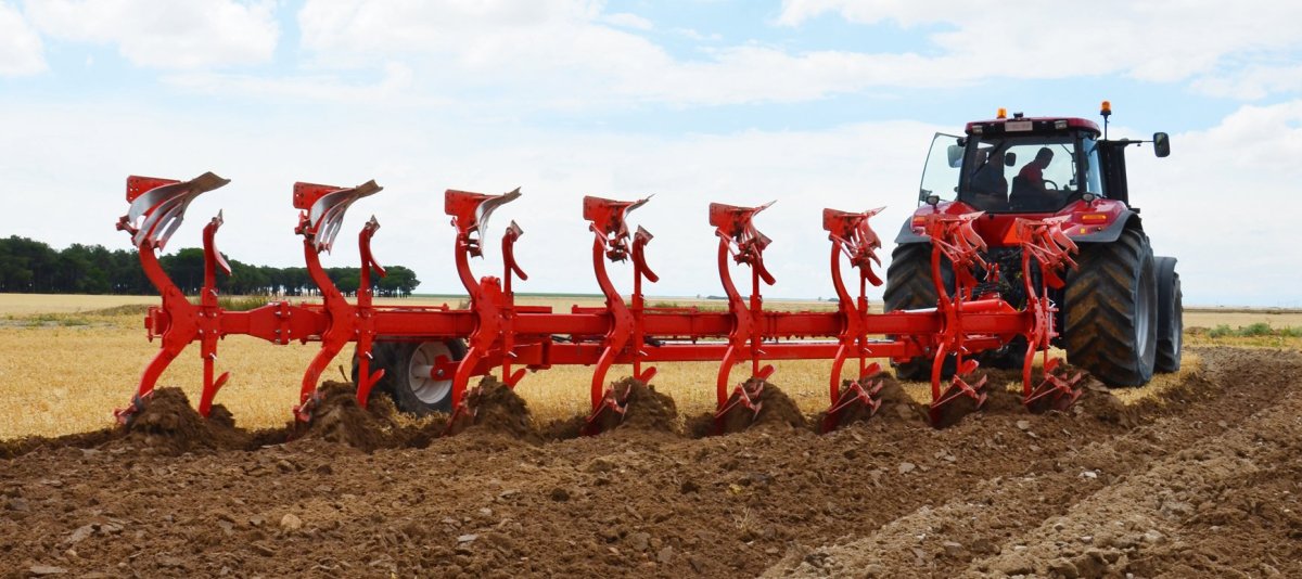 Полунавесной оборотный плуг ATLANT