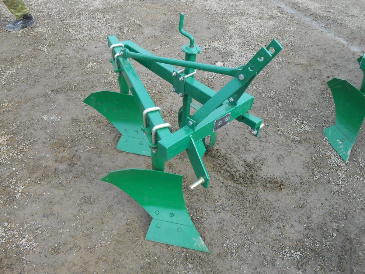 Плуг Уралец 1l-220