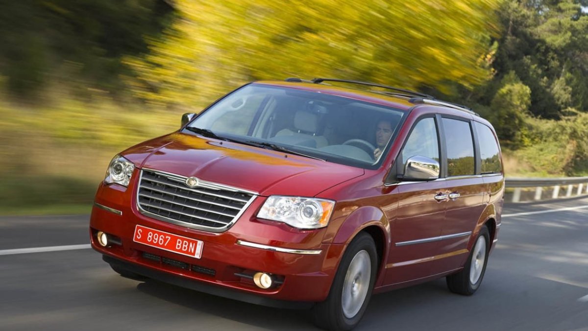 Минивэн Крайслер Вояджер