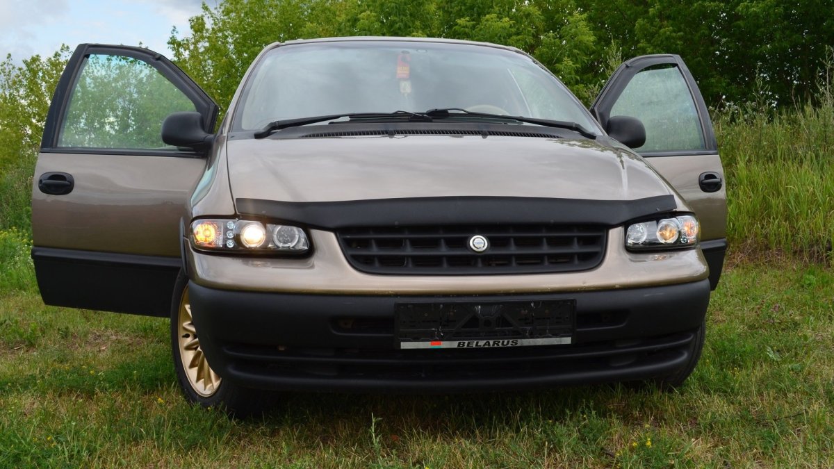 Крайслер Вояджер 3.3