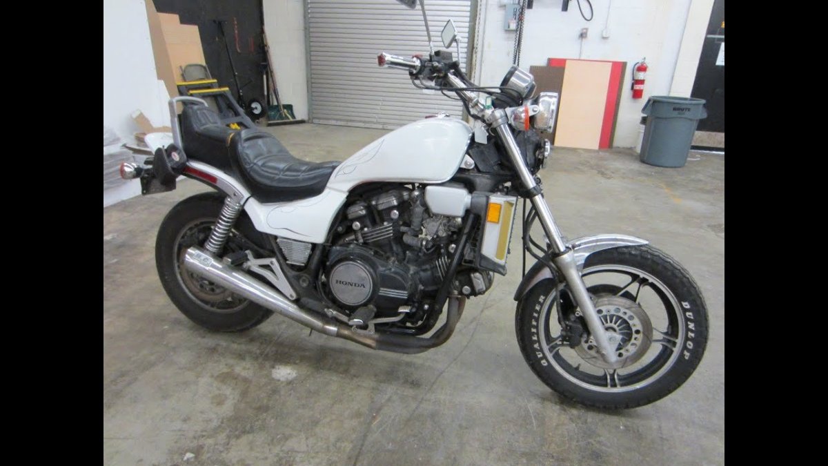Honda vf750c