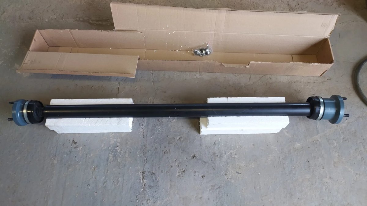 Вал карданный передний Wall Hover h3/h5 на шрусах