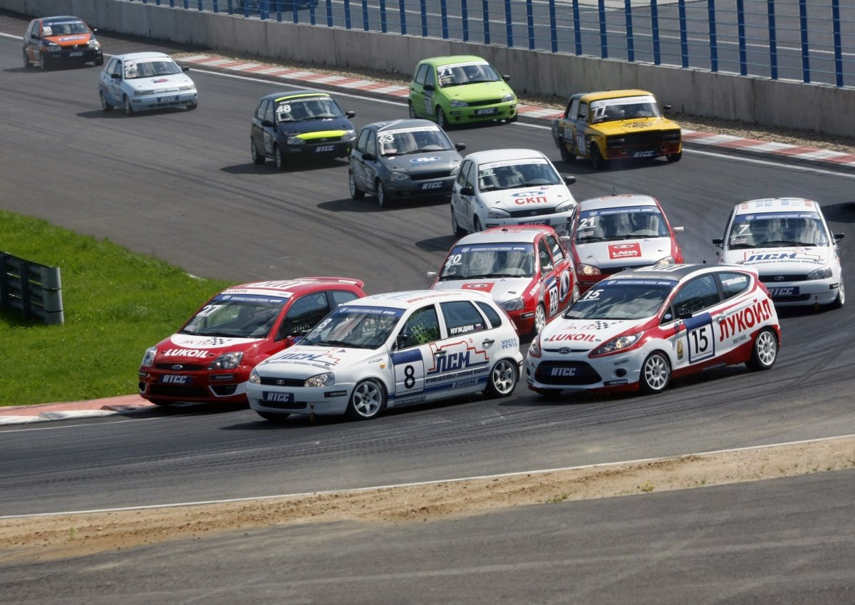 Российские автомобили для кольцевых гонок