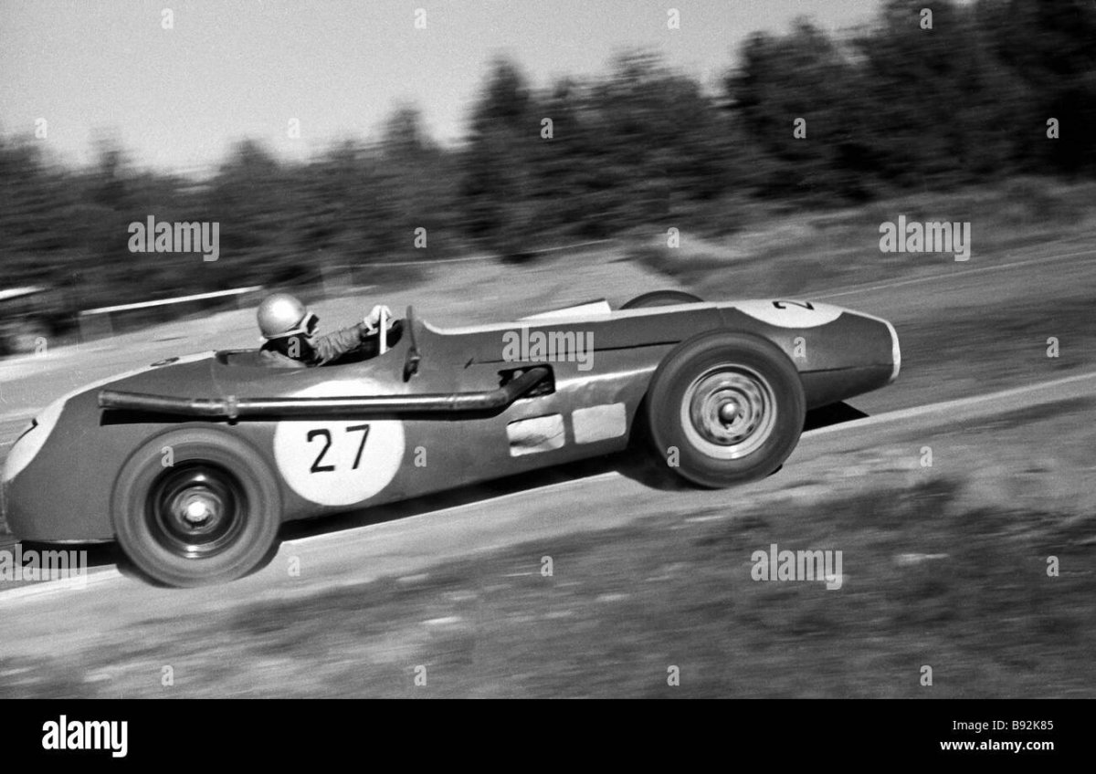 Первая крупная автомобильная гонка в России 1907