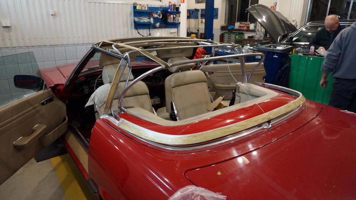 Откидная крыша автомобиля