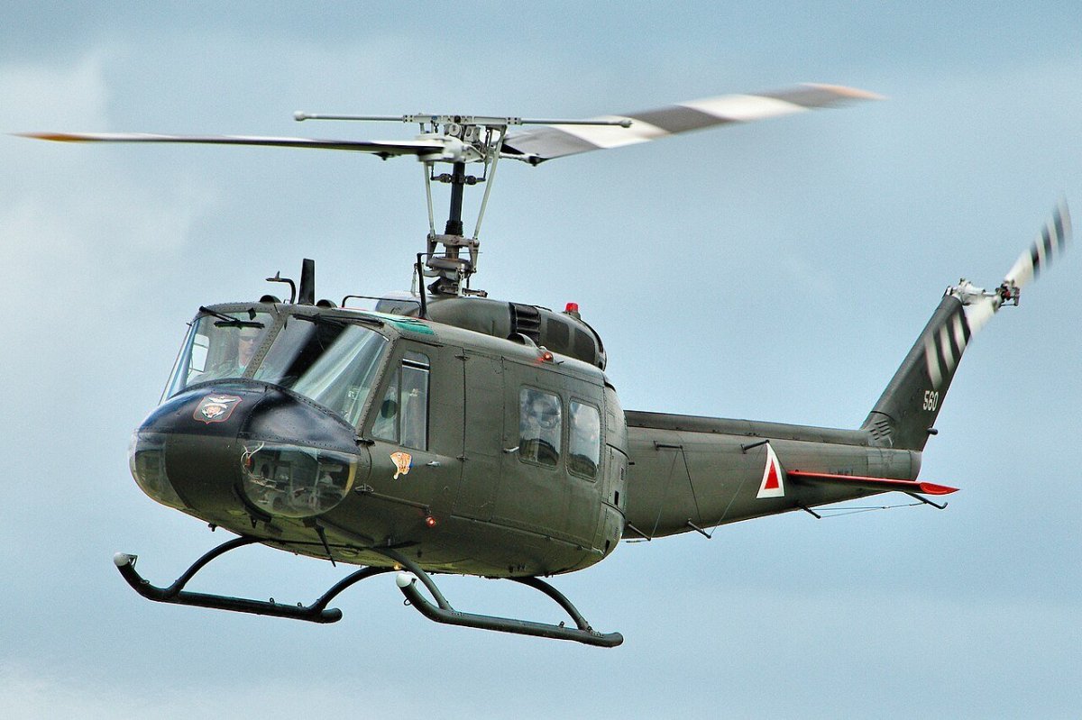 Bell uh-1 ирокез
