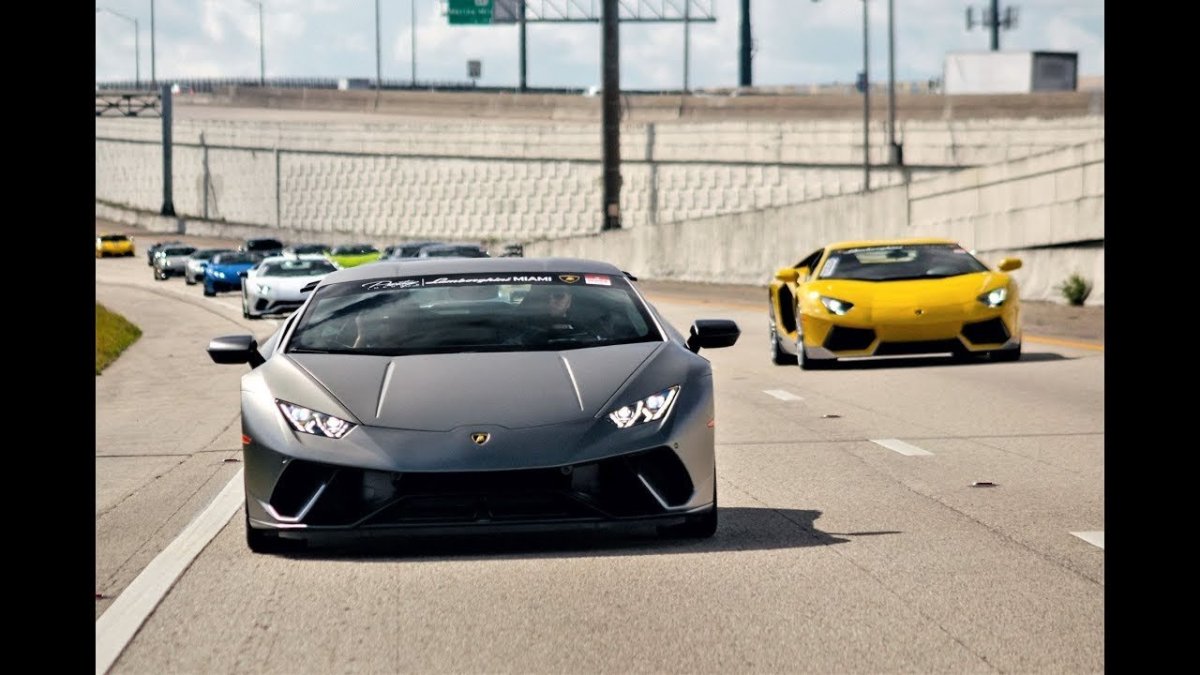 Lamborghini Aventador vs Huracan