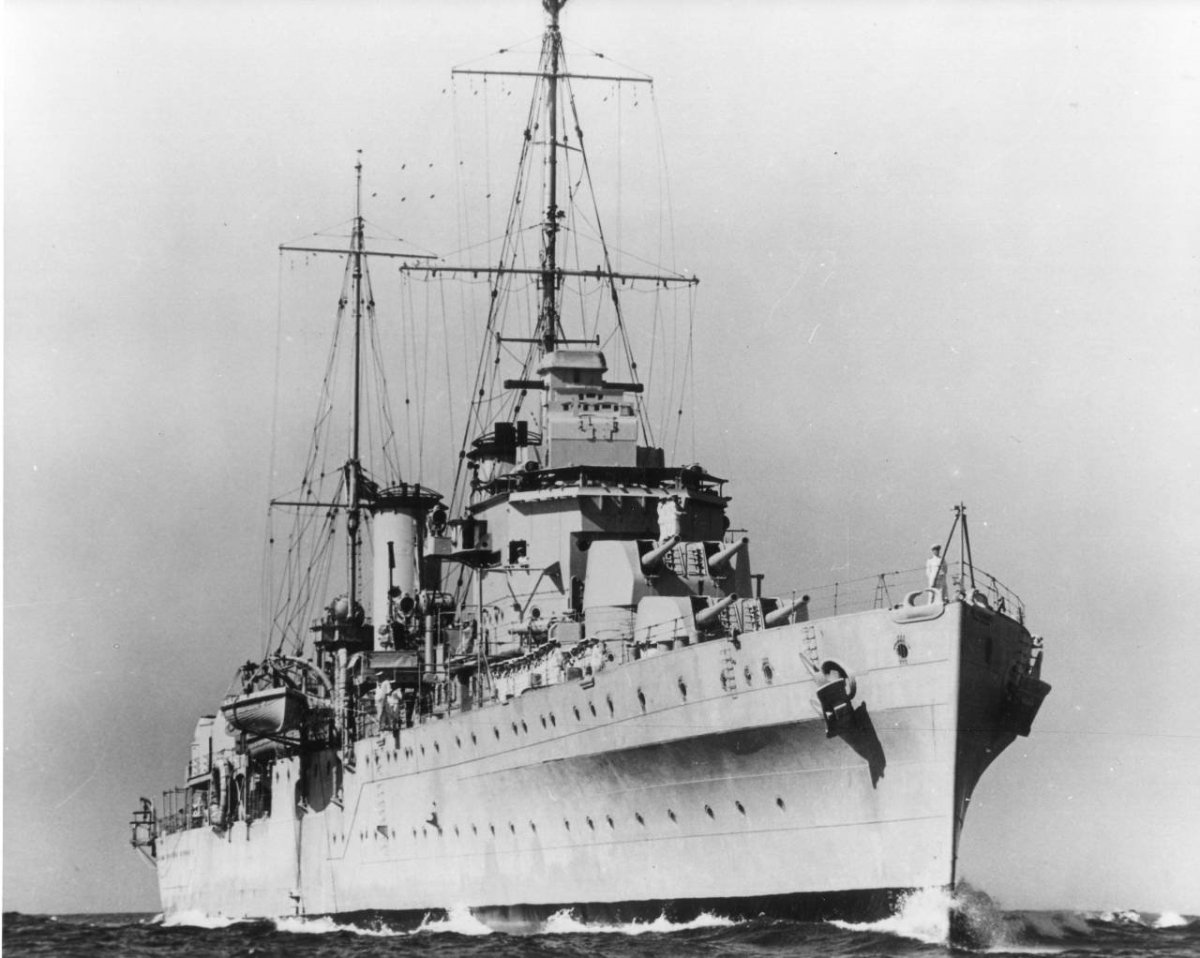 HMAS Perth (d 29)