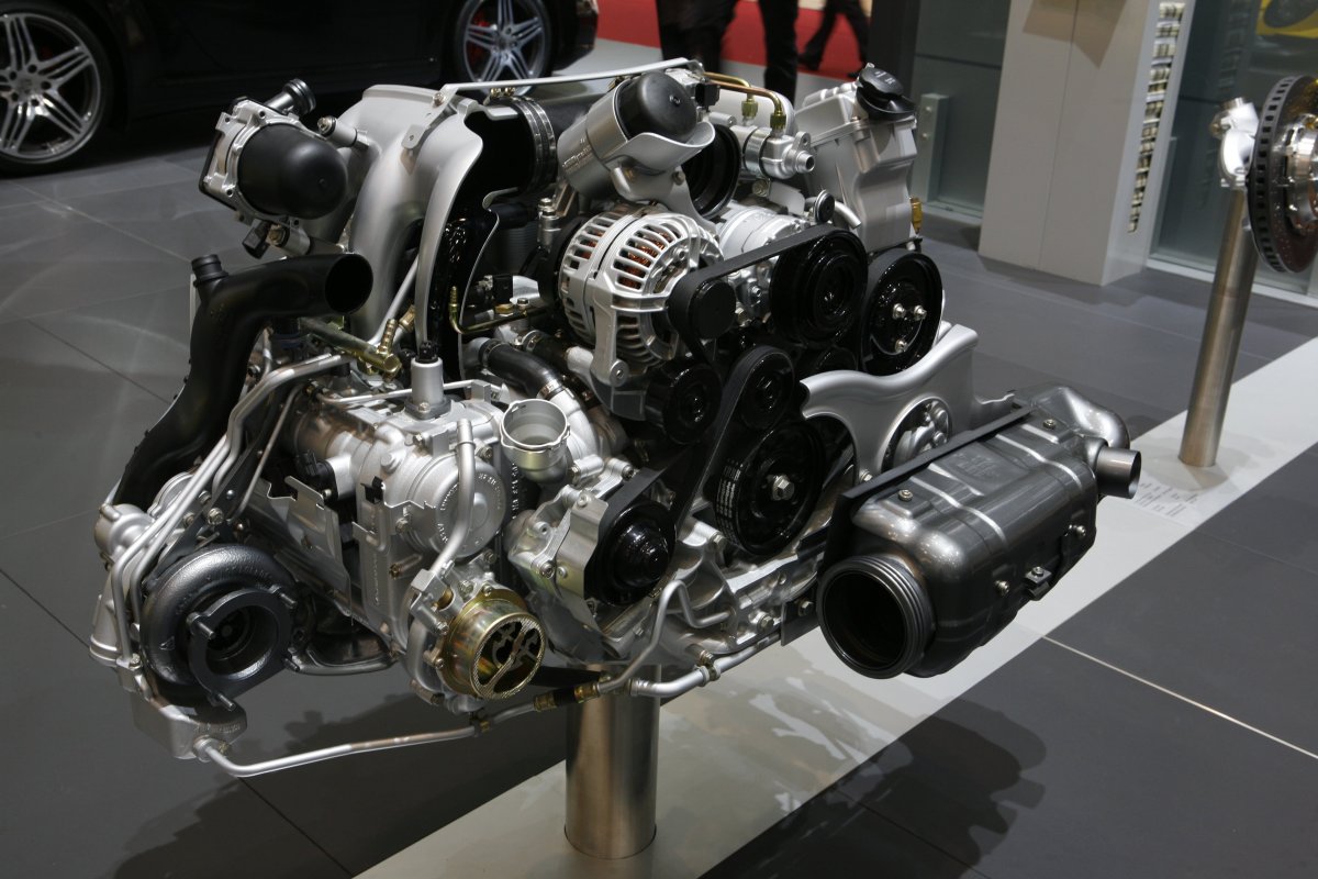 Оппозитный двигатель Porsche 911