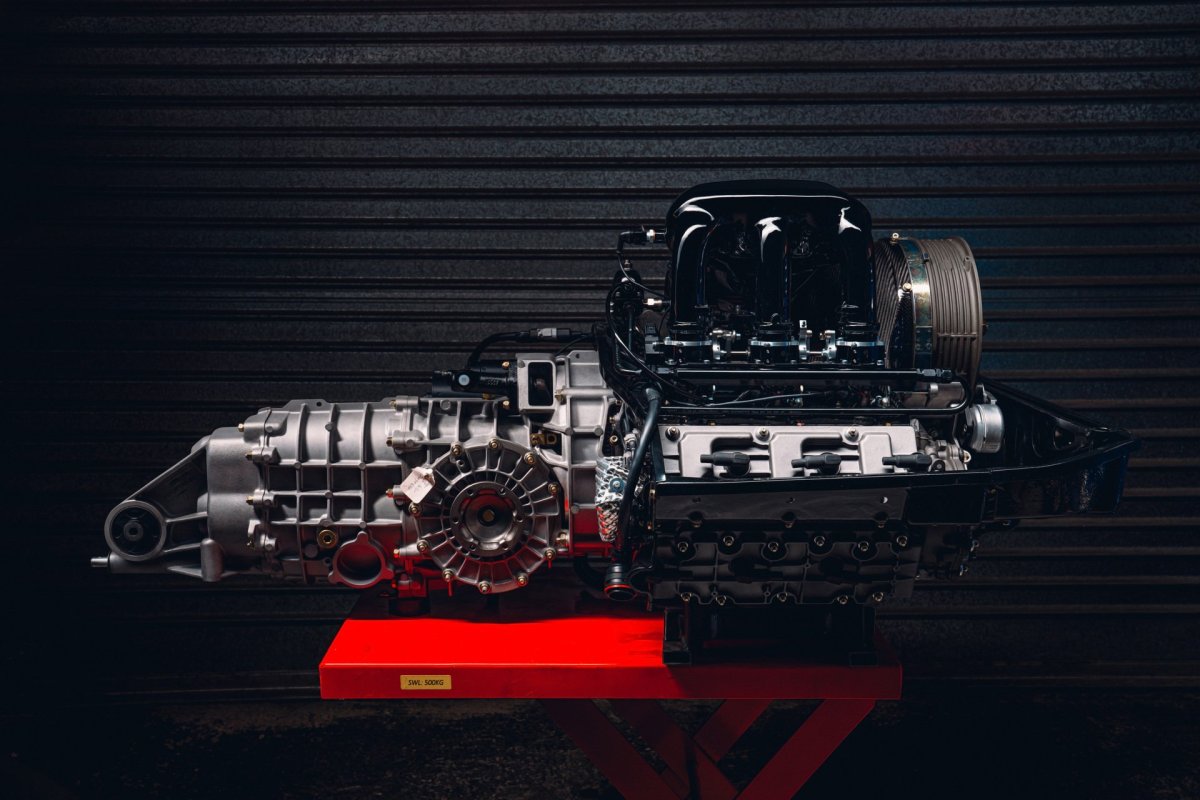 Flat 6 двигатель