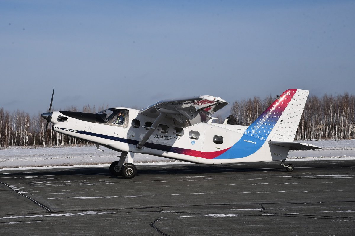Самолет Байкал