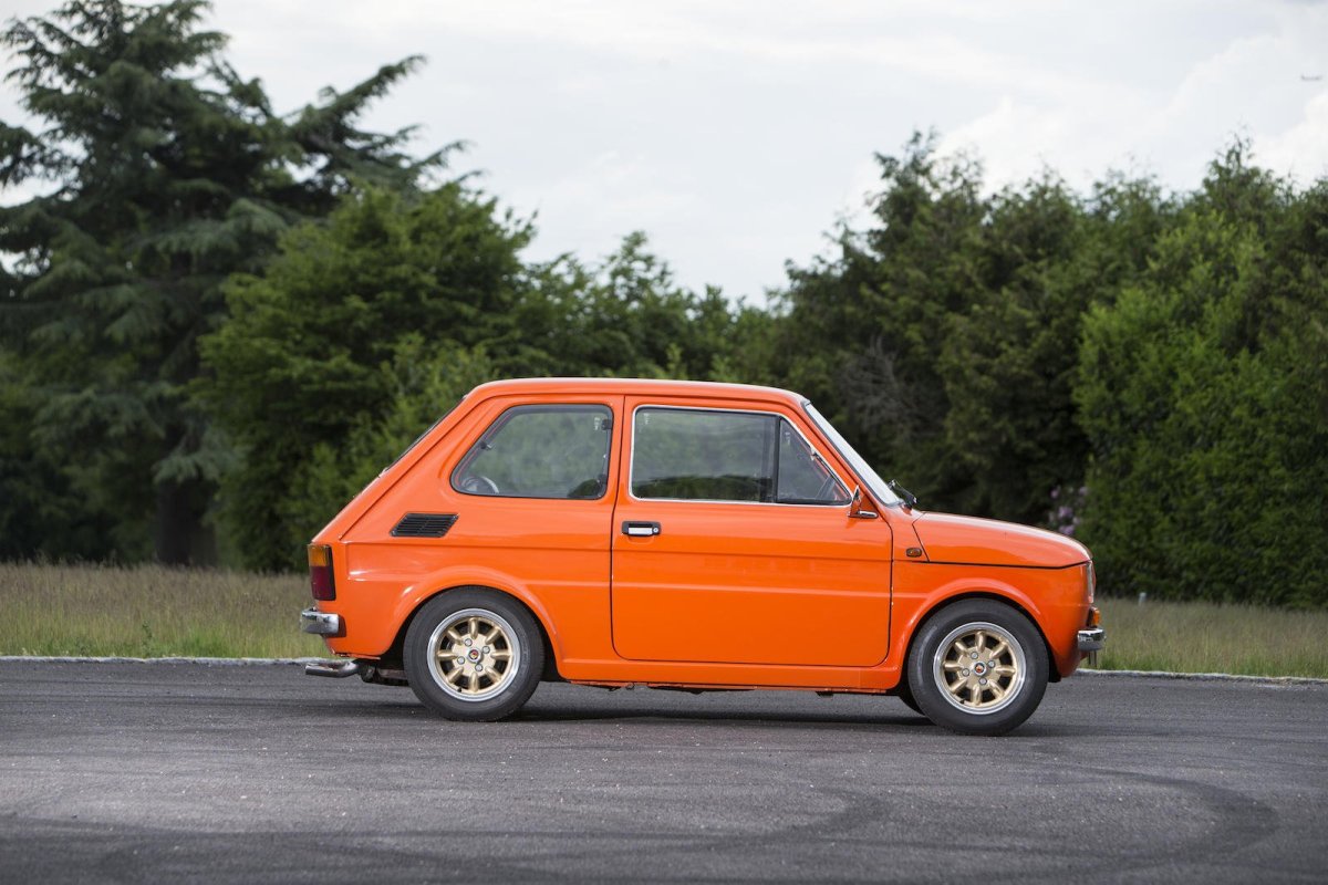 Fiat 126 stance