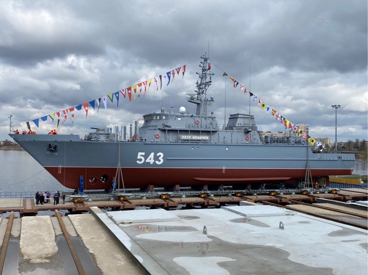 Петр Ильичев судно