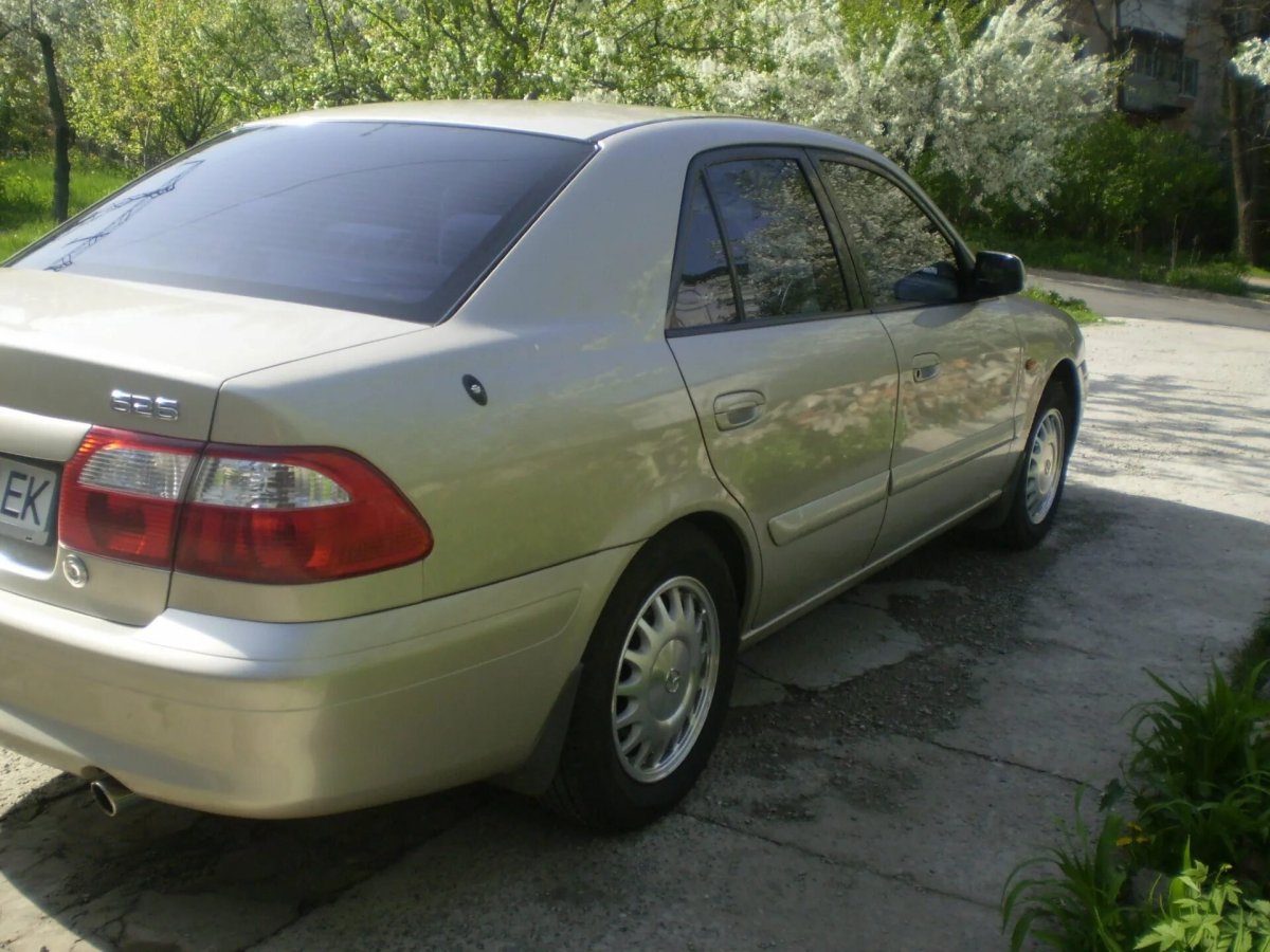 Mazda 626 gf 2000