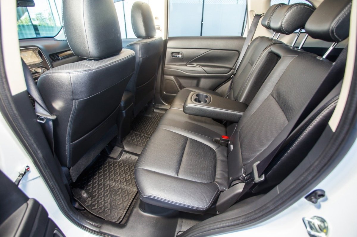 Форд Куга 2013 задний ряд