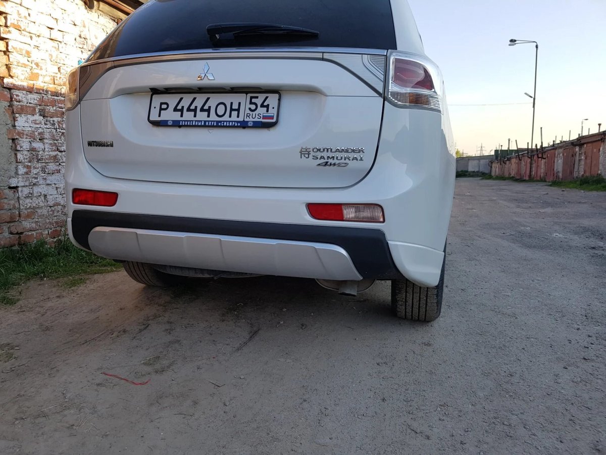 Задний диффузор Аутлендер 3