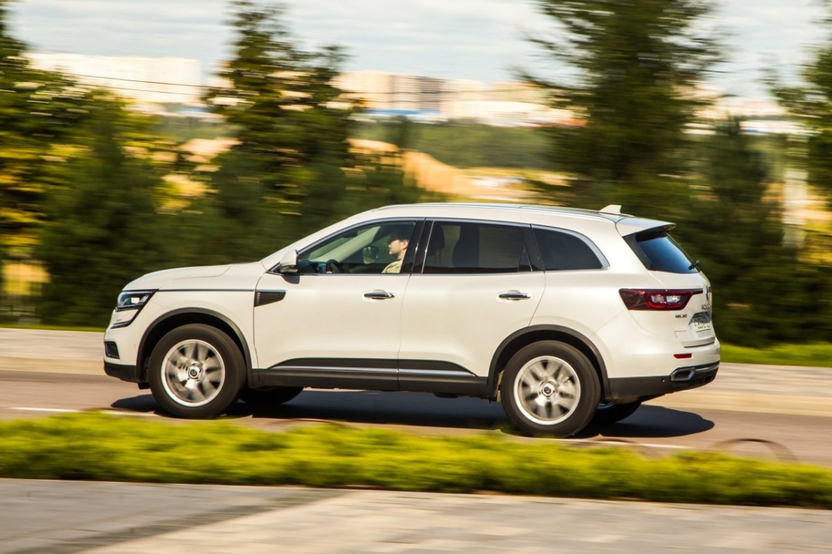 Рено Аутлендер фото