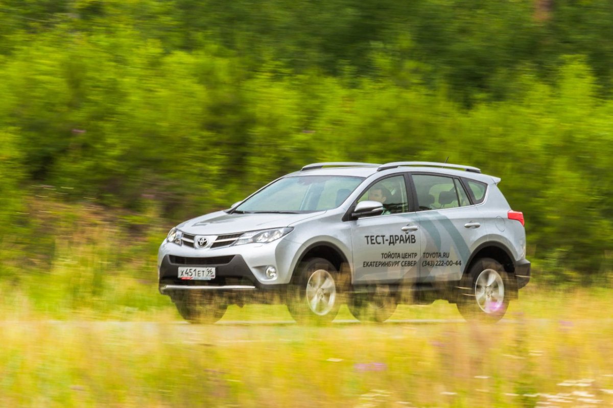 Mazda CX 5 или Mitsubishi Outlander