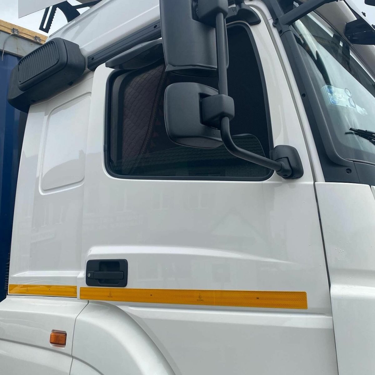 Шторки на КАМАЗ 5490