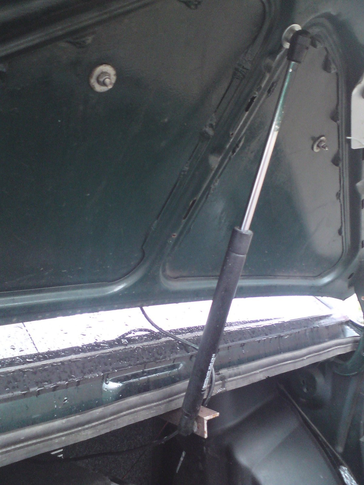 Газовые упоры капота ВАЗ 21099