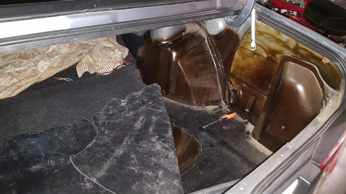 Багажник изнутри ВАЗ 21099