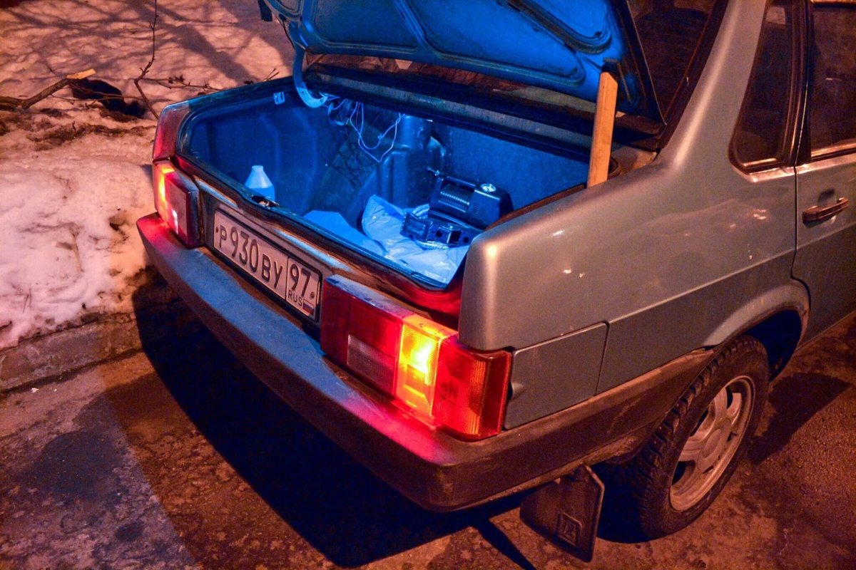 Подсветка багажника ВАЗ 21099