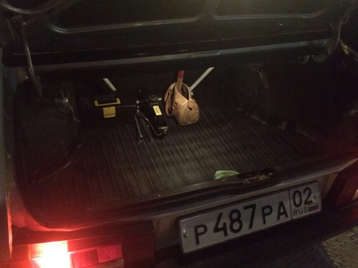 Подсветка багажника ВАЗ 21099 штатная