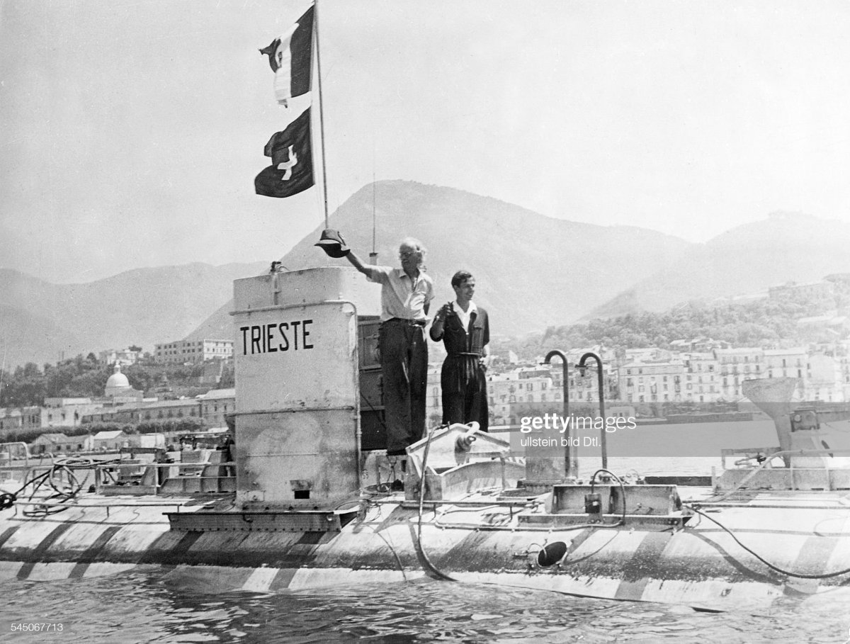 Auguste Piccard судно