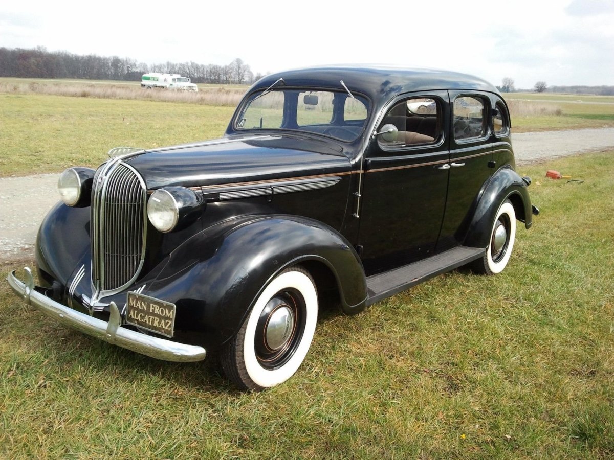 Plymouth 1937
