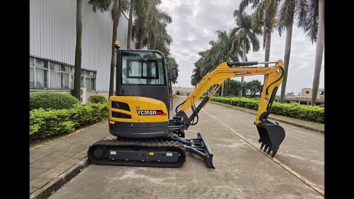 Мини-экскаватор Yuchai yc35 SR
