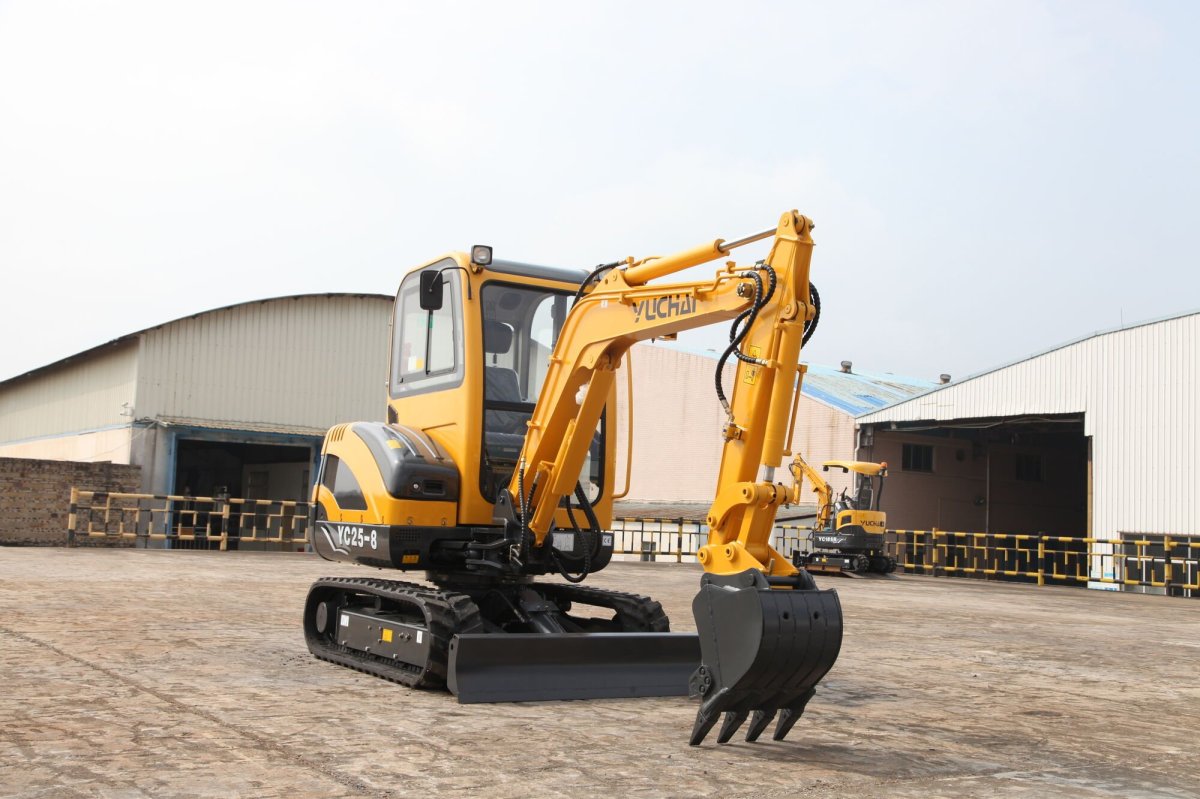 Фото экскаваторы Yuchai