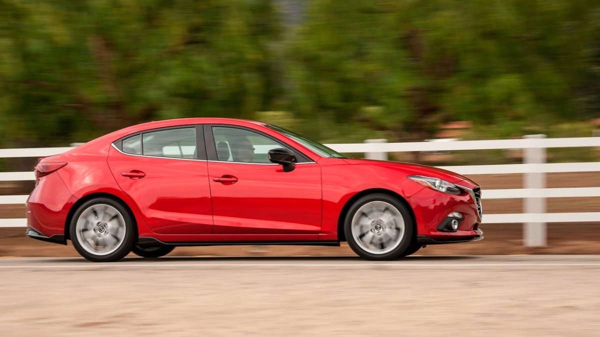 Мазда 3 седан 2016