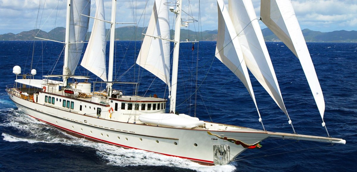 Яхта Аглая парусная