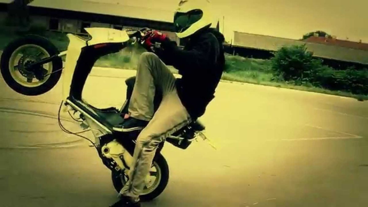 Ямаха джог стант