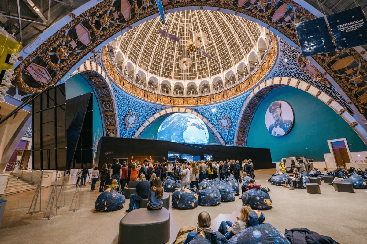 Павильон космос ВДНХ зал