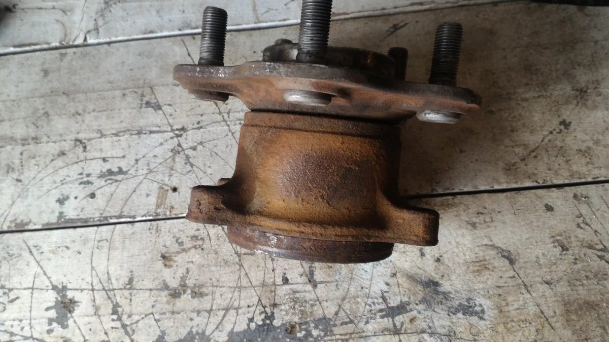 Ступицы Ниссан х-Трейл т30 задняя