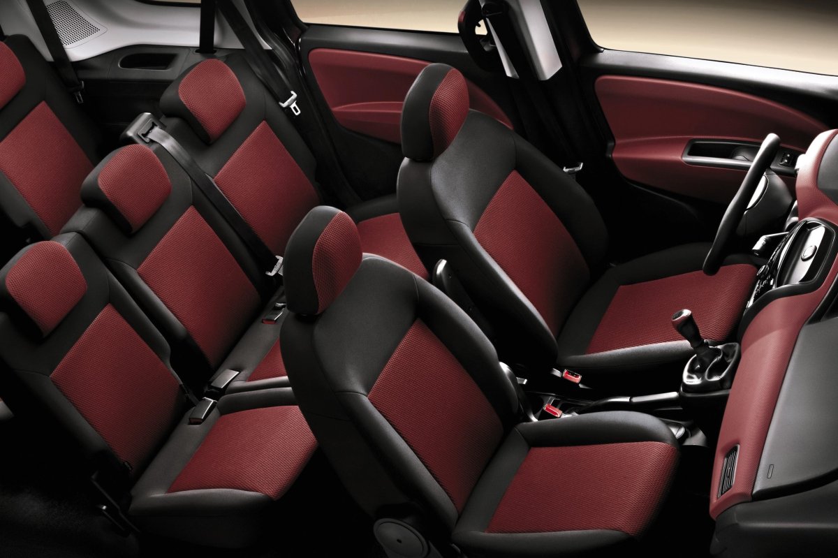 Fiat Doblo интерьер