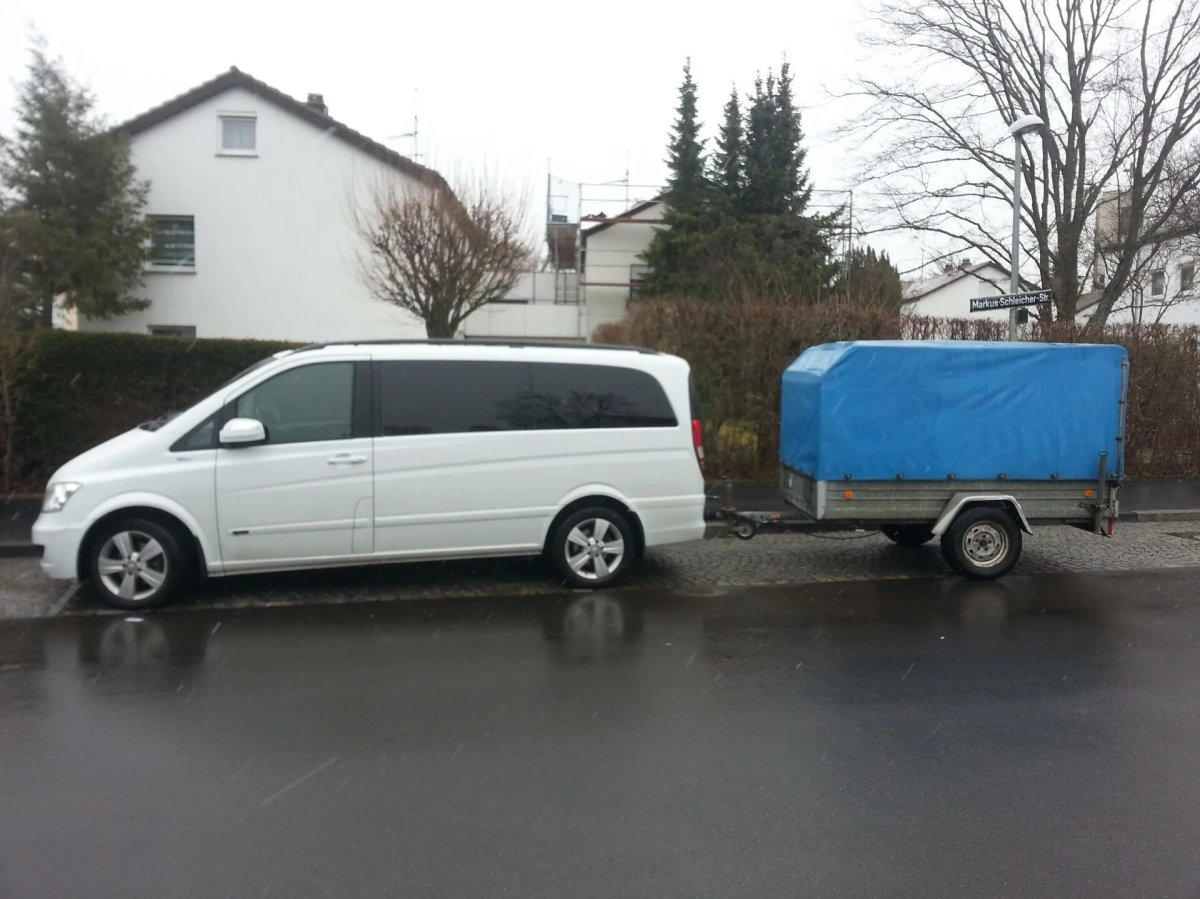 Минивэн с прицепом