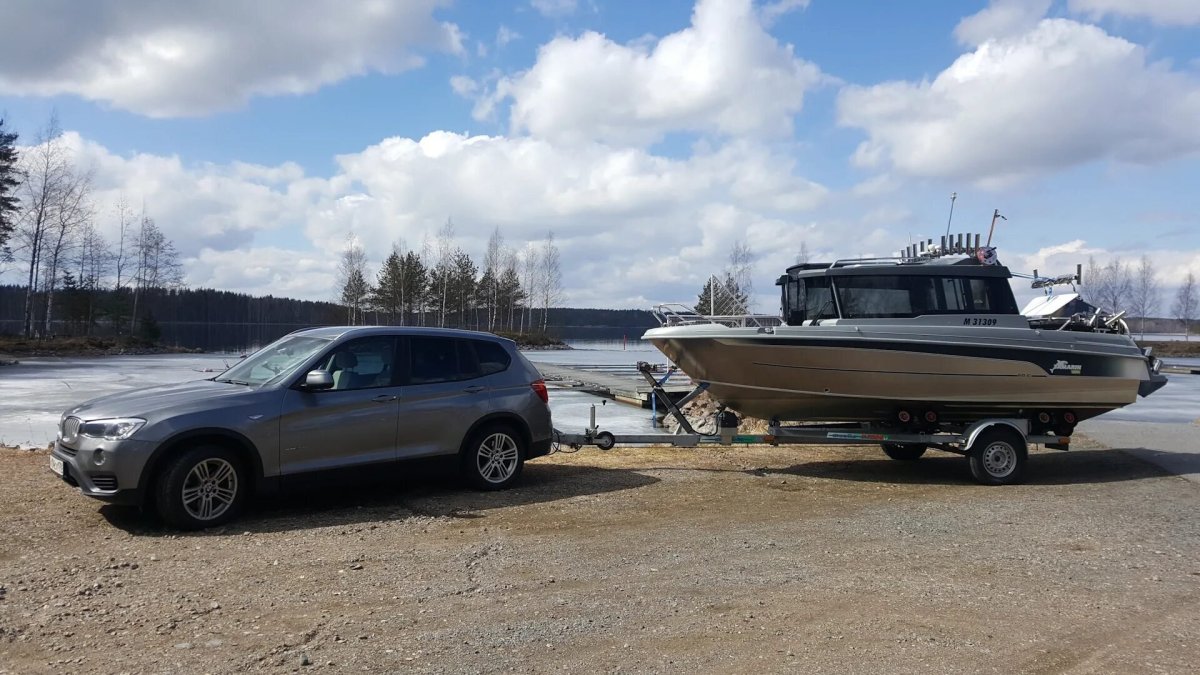 BMW x3 с прицепом