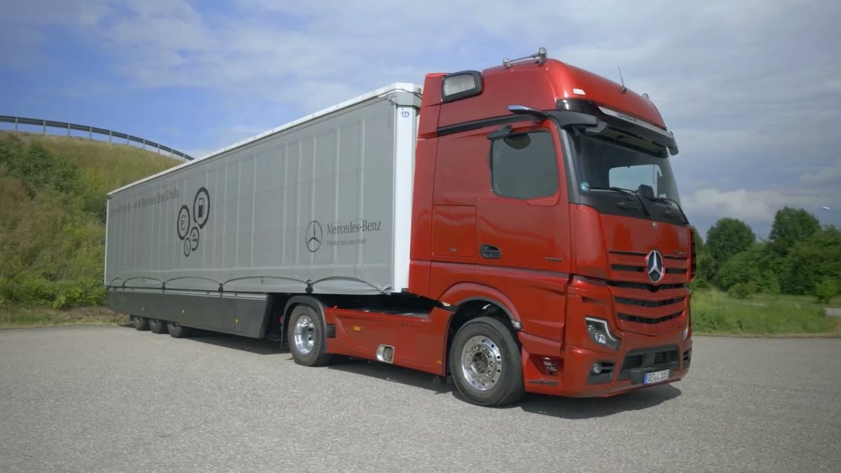 Мерседес Бенц Актрос 2022