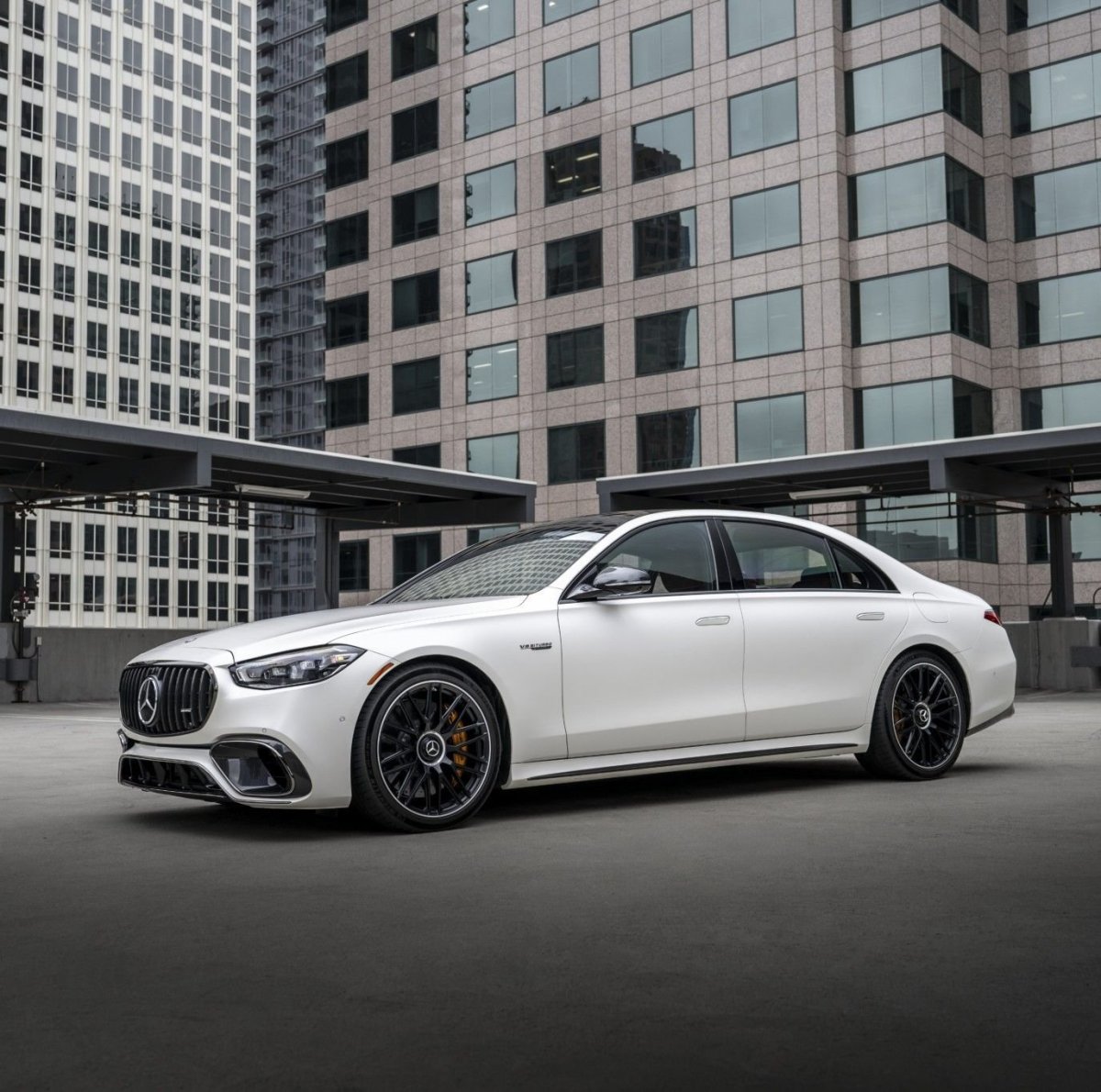 Mercedes 2024 с63 AMG