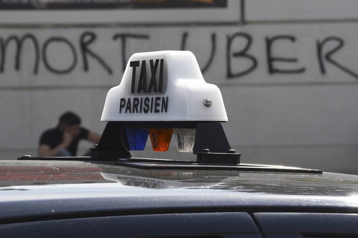 Знаменитое такси в Париже