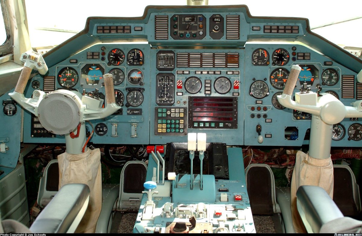 Бе-200 кабина