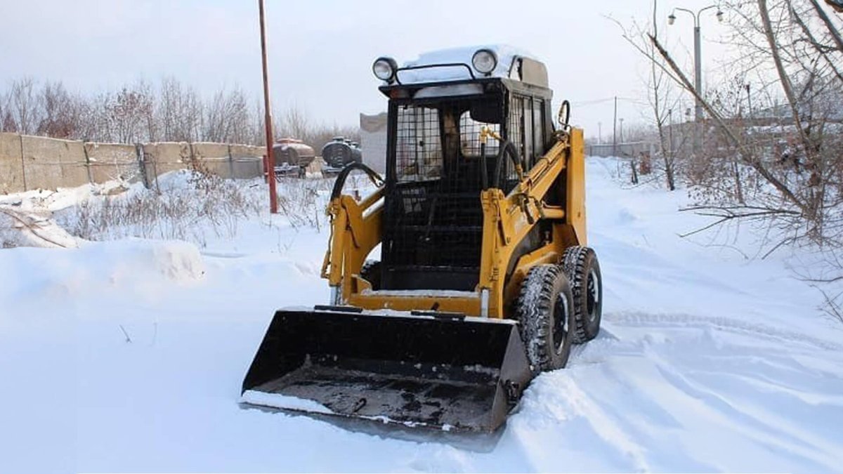 Мини-погрузчик Уралвагонзавод пум-500