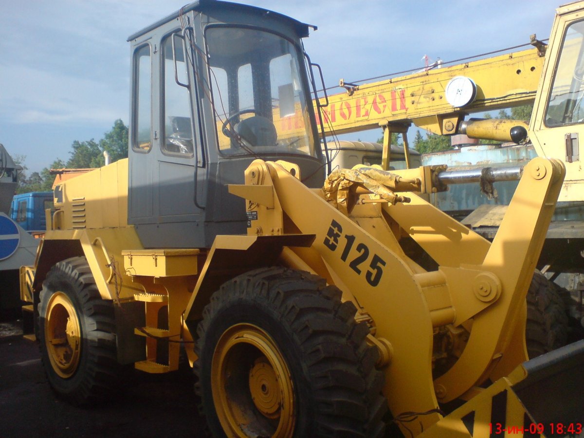 Фронтальный погрузчик b138